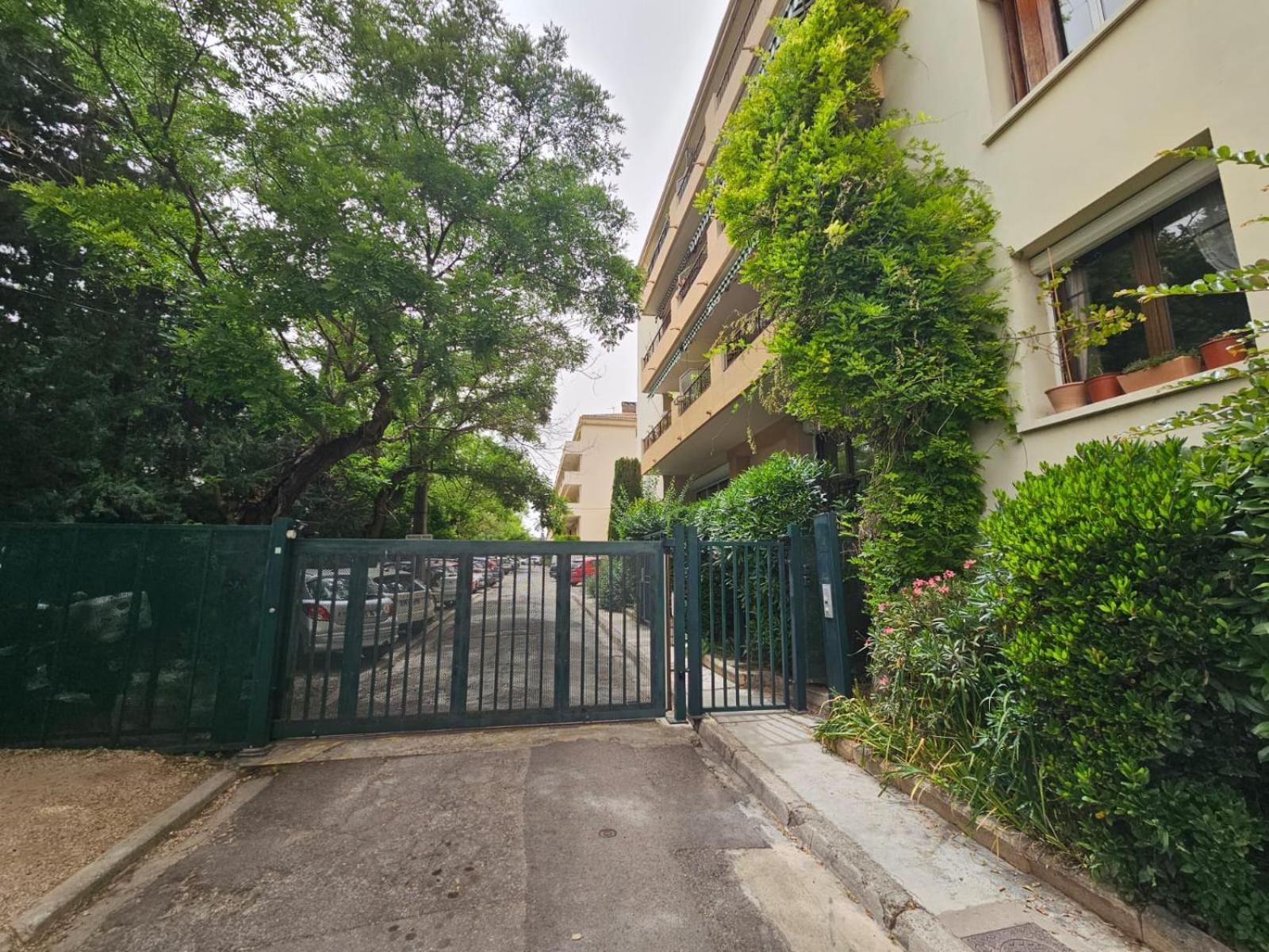 Provencal-Style Apartment Aix-en-Provence Bagian luar foto