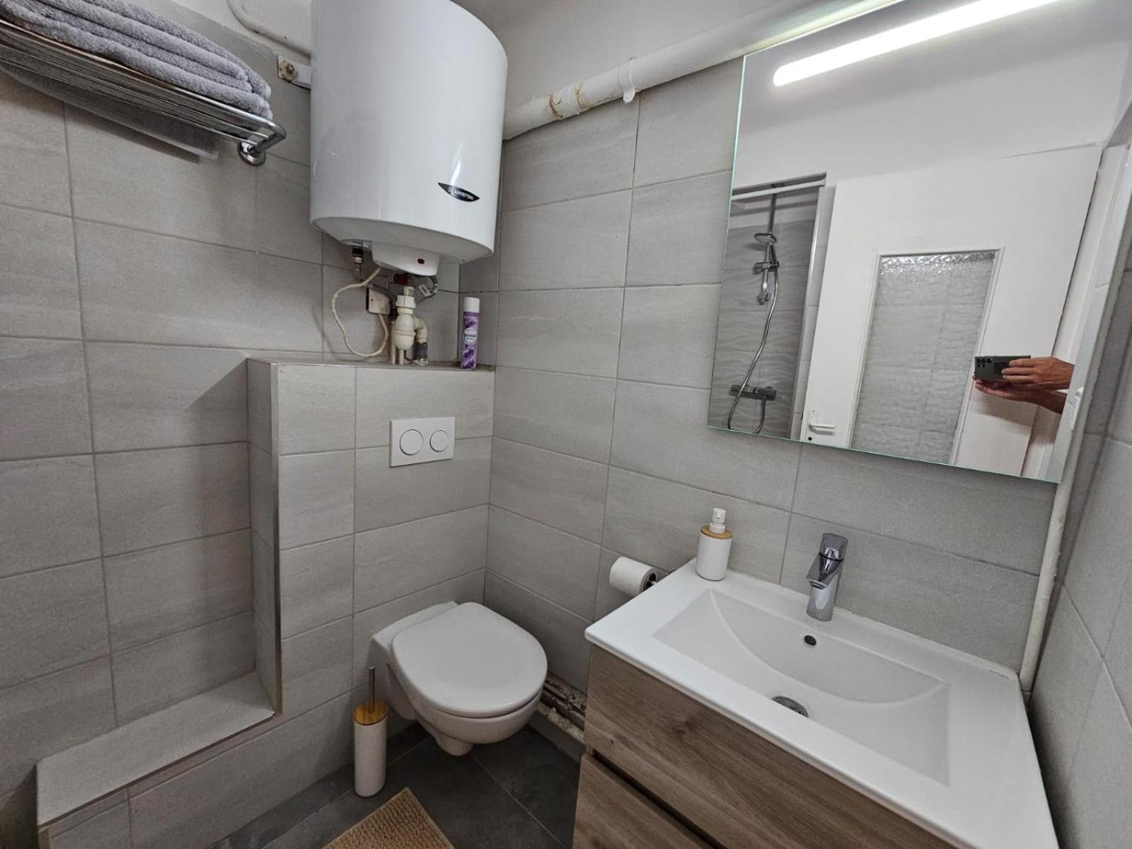 Provencal-Style Apartment Aix-en-Provence Bagian luar foto